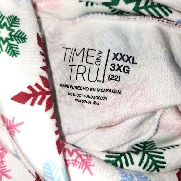 Time and tru Snowflake Turtleneck size 3XG - Picture 3 of 3